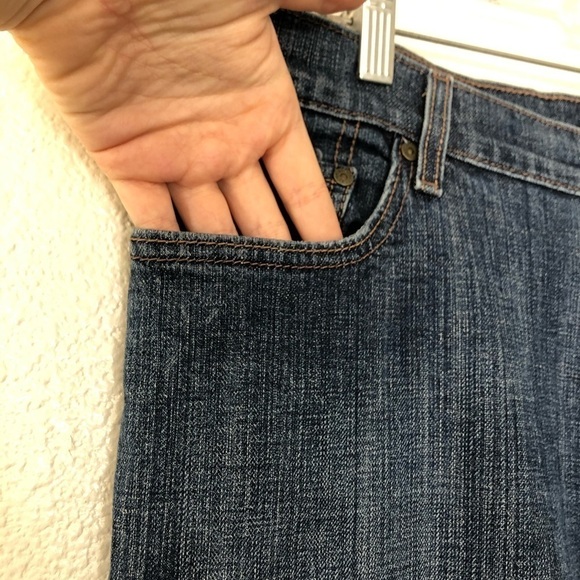 PLUS Levi’s Relaxed Boot Cut 550 Jeans - Picture 4 of 7